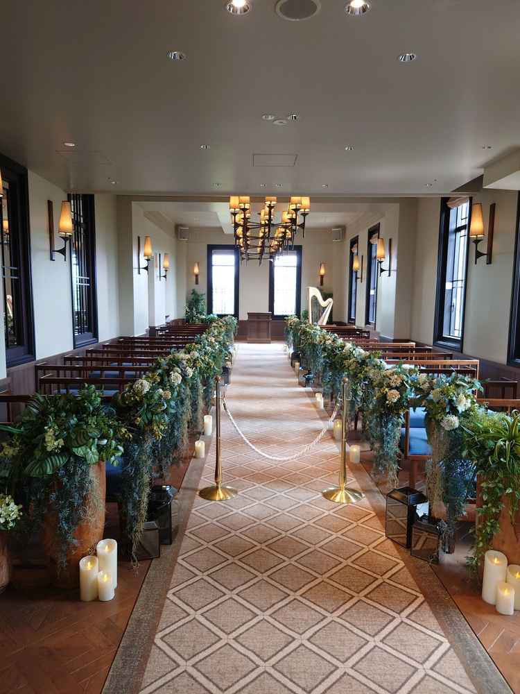 グリーンも多い素敵なチャペルでした。