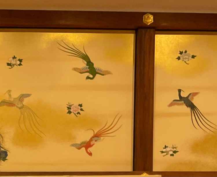 キンケイという重要文化財に指定されているお部屋で試食させていただきました。