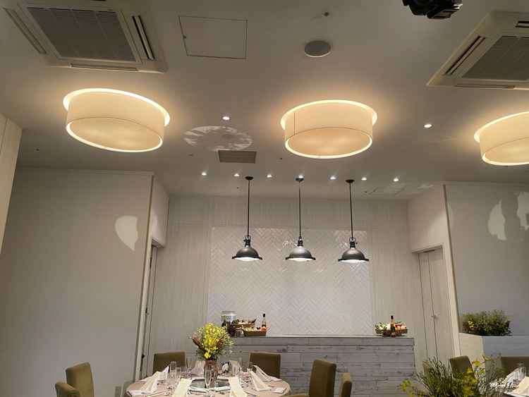 オープンキッチンの様子。フランベなどの様子も演出として入れることができ、素敵だと思いました。