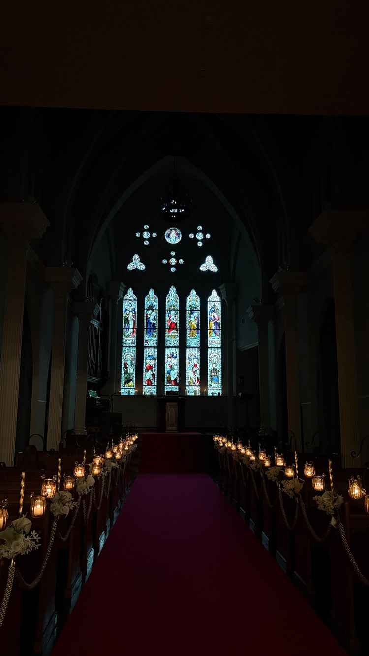 電気を消した後のチャペル