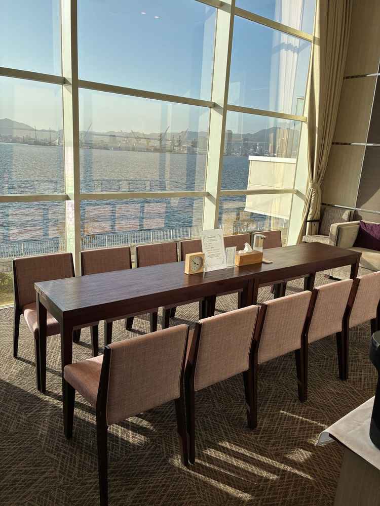 親族の待合室、明るく展望もよかった