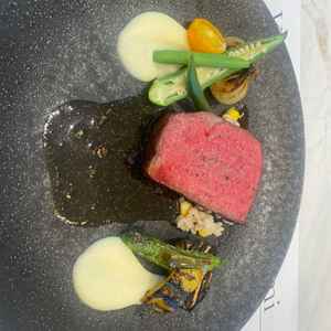 地元のお肉を使い、作り方にこだわりを持った料理でとてもおいしかったです。