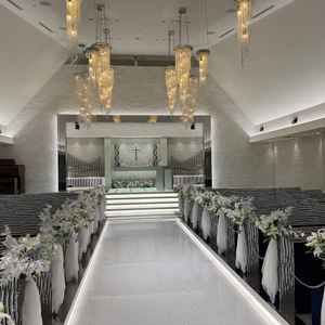 チャペルの写真です。白を基調とした美しいチャペルでした。