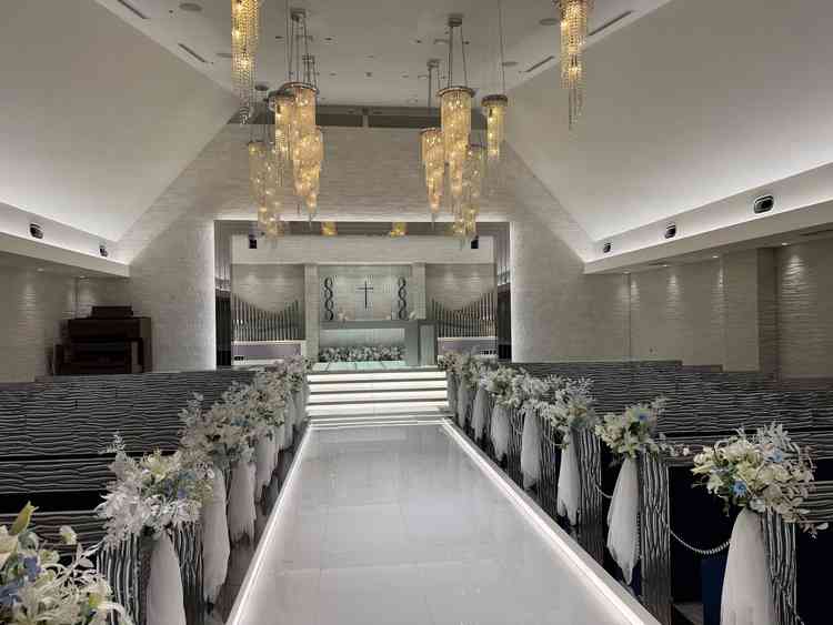 チャペルの写真です。白を基調とした美しいチャペルでした。