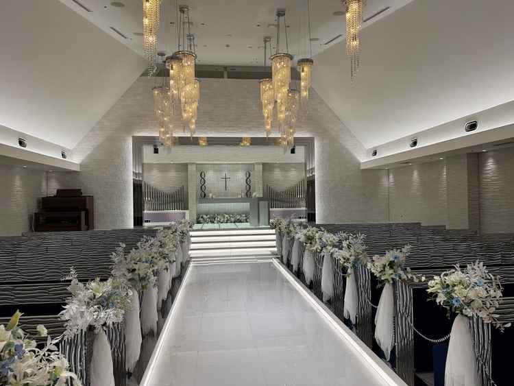 チャペルの写真です。白を基調とした美しいチャペルでした。