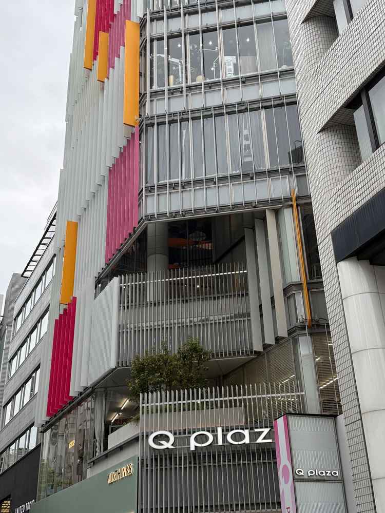 原宿すぐ近くの商業施設の中にあり、分かりやすくアクセスのいい立地でした。