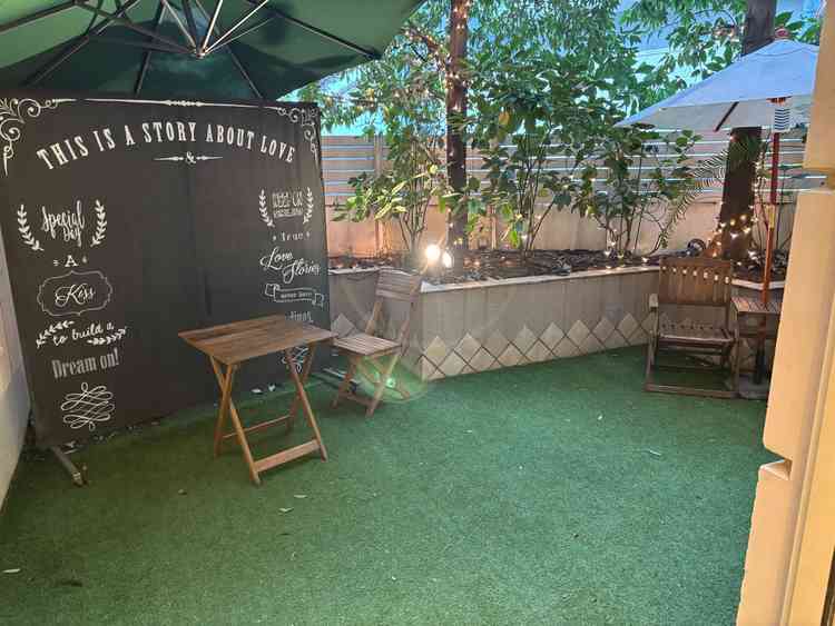 ロビーから出られる中庭