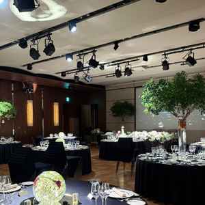 照明がたくさんあり演出の幅が出せるとのことでホテルでは珍しくオリジナルな披露宴ができそうでした！