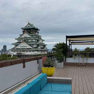 前撮りや家族集合写真などをこのスポットで撮れるのが素敵だと思いました。