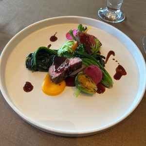 メイン料理はお肉はもちろん美味しいのですが野菜が特に美味しかったです。