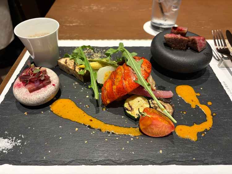 実際に提供されるお料理の試食をいただきました。盛り付けもこだわりがあり、クオリティが高く安心できます