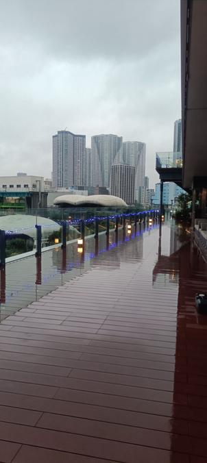 外での挙式に憧れてましたが、このような雨の日だと挙式の場所が納得できるか悩んでしまいました。