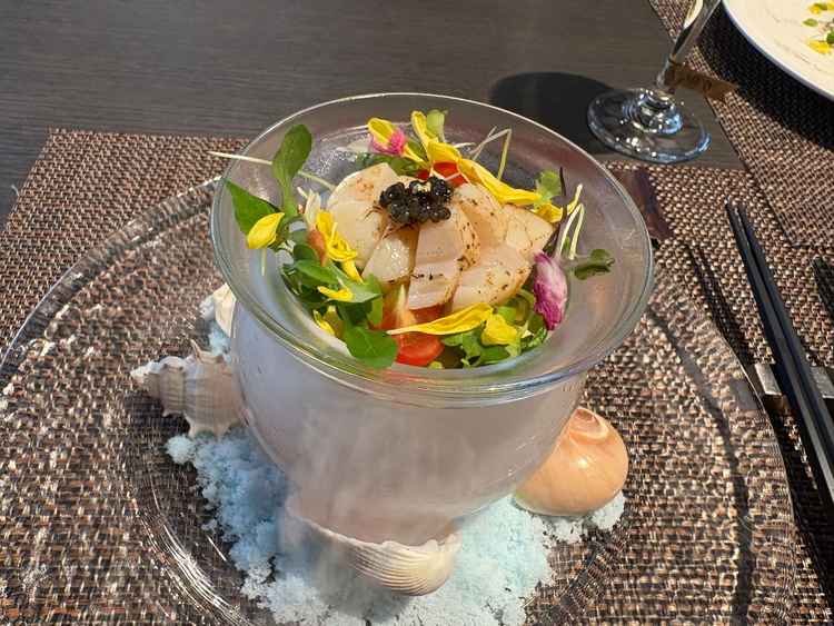 ドライアイスの演出とともに良い香りが漂ってきました。もちろん味は最高でした。