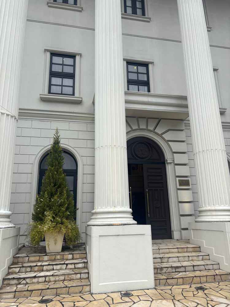 外観、入り口もおしゃれだった。