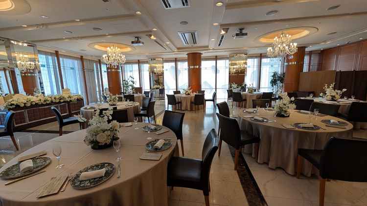 広々としゴージャスな披露宴会場でした。