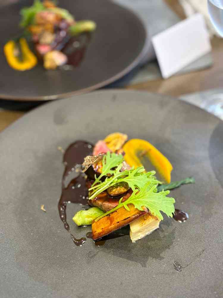 低温調理された牛肉とトリュフ