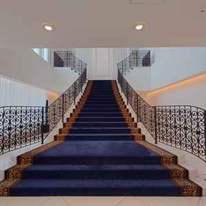 挙式後に写真撮影などを行えるスペース