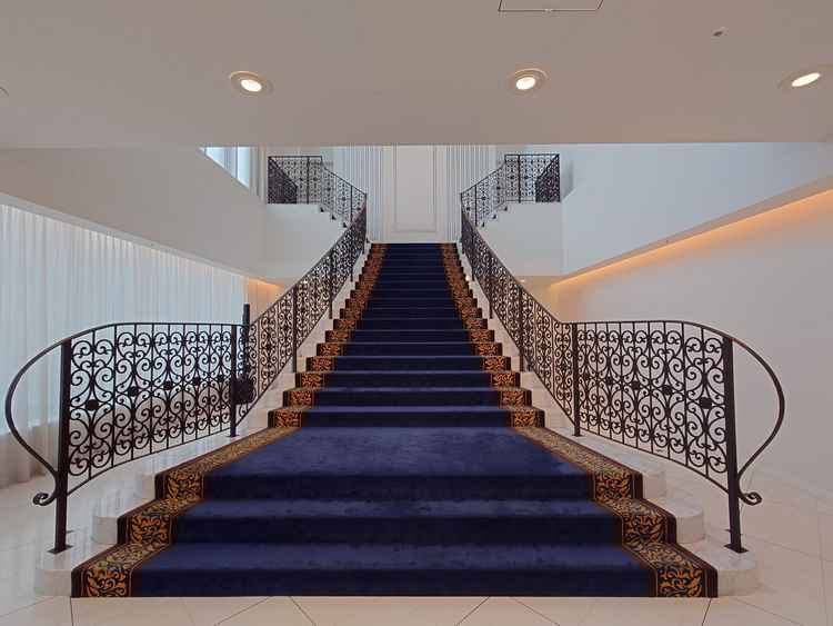 挙式後に写真撮影などを行えるスペース