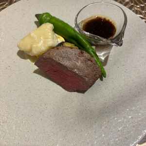 とても美味しかったです。お肉のこだわりとして最後に重くないように赤み肉を使っているそうです。