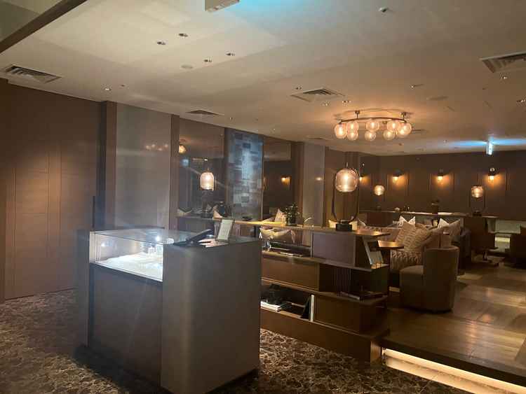 ブライダルサロン前