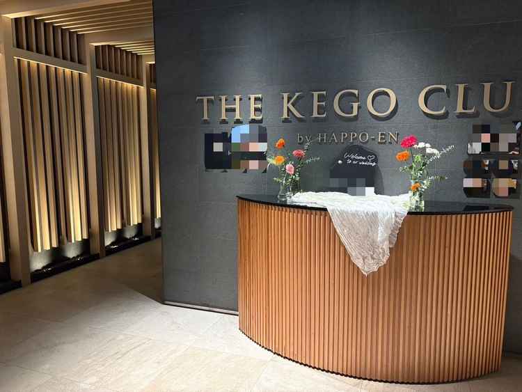 ウェルカムスペース。左奥に見える廊下はライティングが綺麗で映える写真が撮れそう。