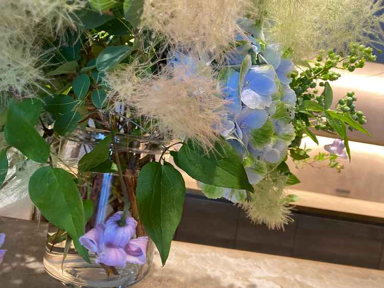 至るところにあるお花や植物は定期的にメンテナンスしていて週毎に変えていることにびっくり！常に見ごろ！