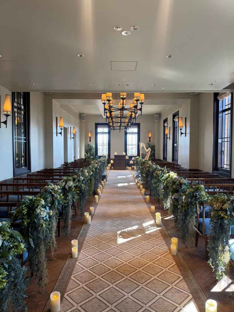 チャペル。季節によっては窓から紅葉や緑がみえらそうです。