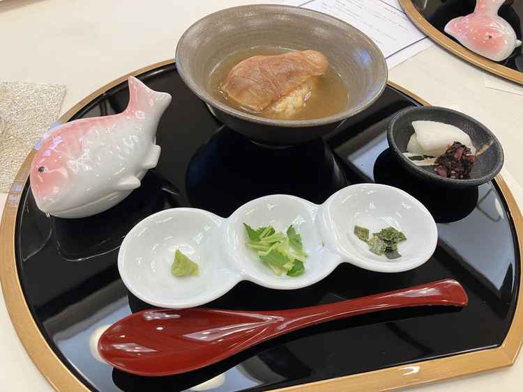 乃木神社専用の田園で作られたお米を使用。素敵。