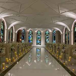 チャペルの雰囲気が実際見た時から圧巻でした。また、演出が変更できると聞き良いと思いました。