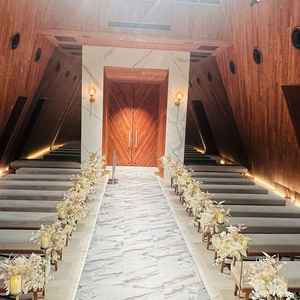 演奏家さんは2階にいる。本当に素敵なチャペル。