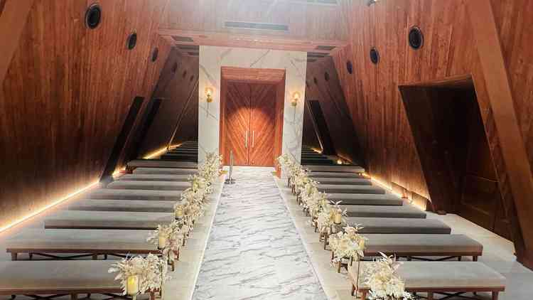 演奏家さんは2階にいる。本当に素敵なチャペル。