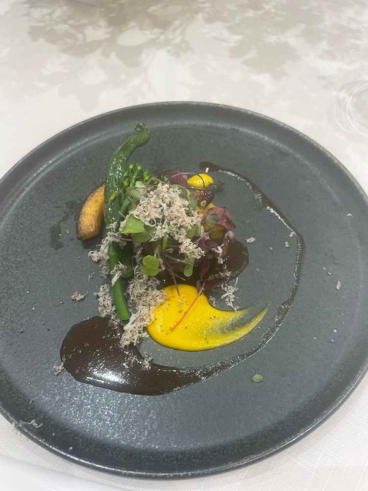 メインの料理、牛肉のロッシーニです。お腹が柔らかく、美味しかったです。