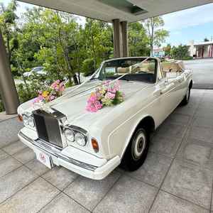 世界で1000台ほど？のロールスロイス。こちらでチャペル⇔披露宴会場を送迎してくれるそう。