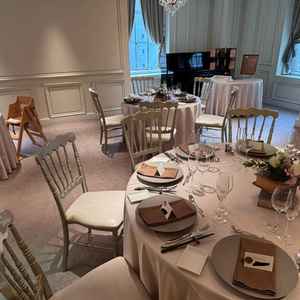 披露宴会場の一角。奥にはクラフトビールのサーバーが設置されており、オプションで利用可能。