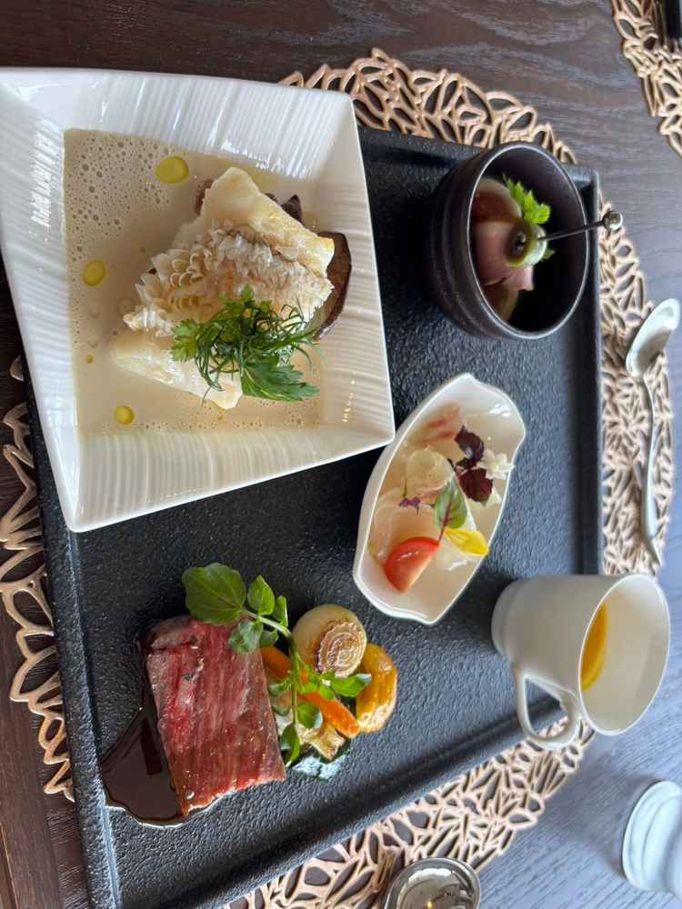 試食の料理です。見た目も華やかで味も本格的でした。