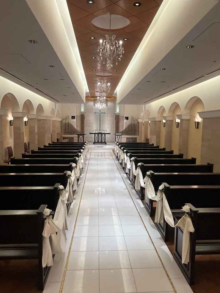 チャペルはシンプルでクラシカルな感じでした。