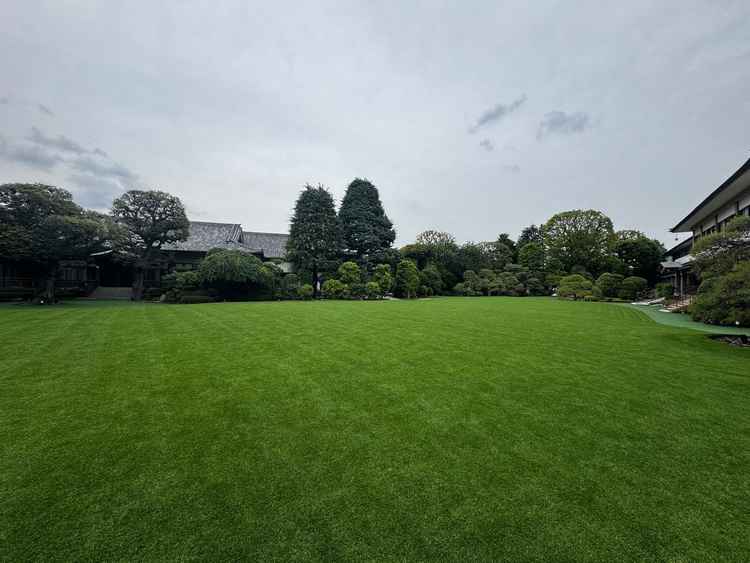 専任の庭師が毎日手入れしている提案