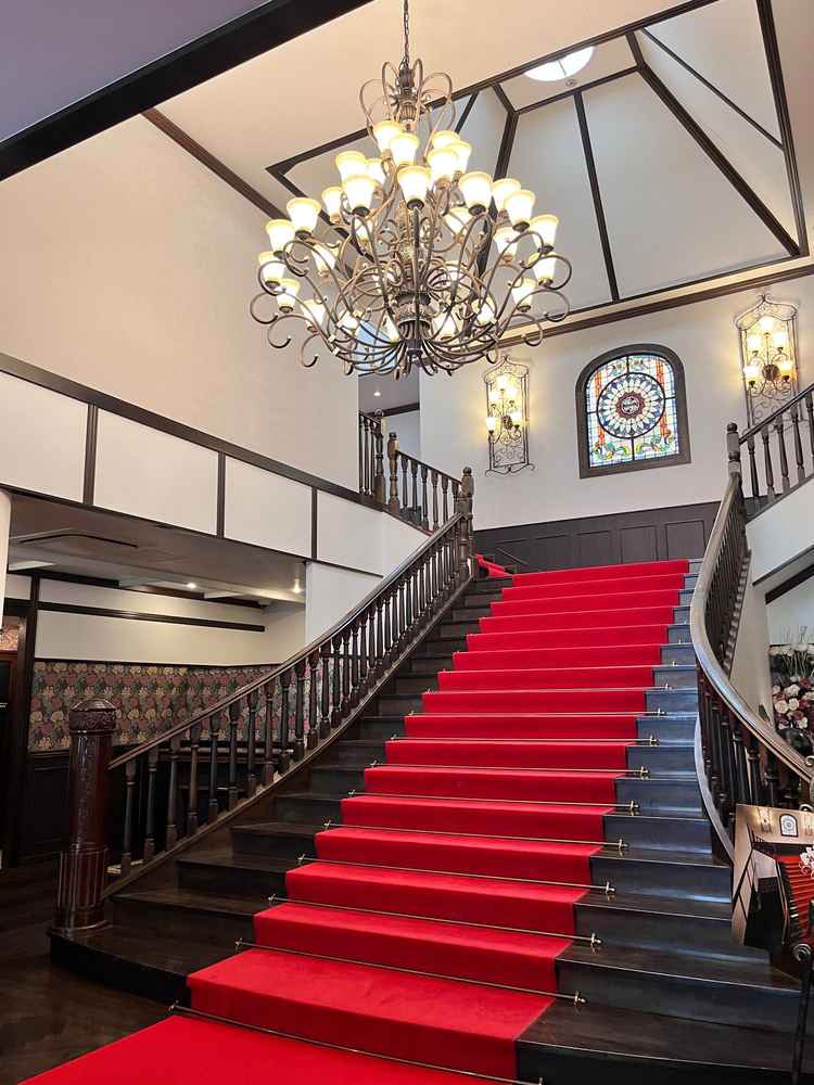 式場入ってすぐの階段です。