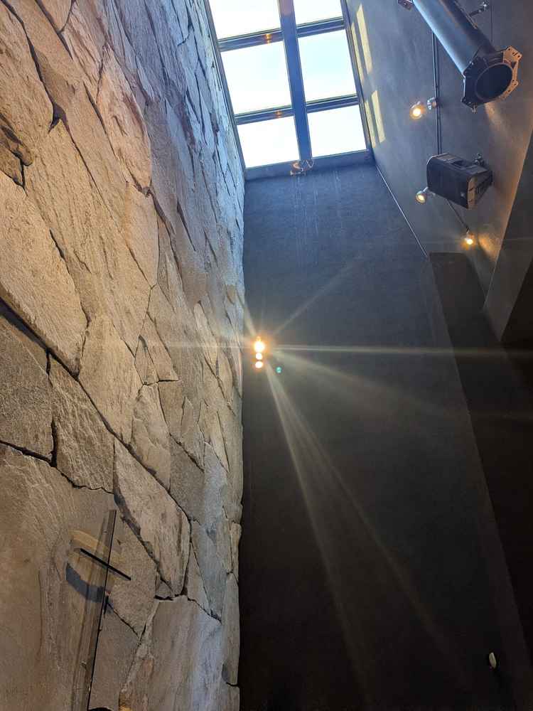 チャペルの吹き抜け