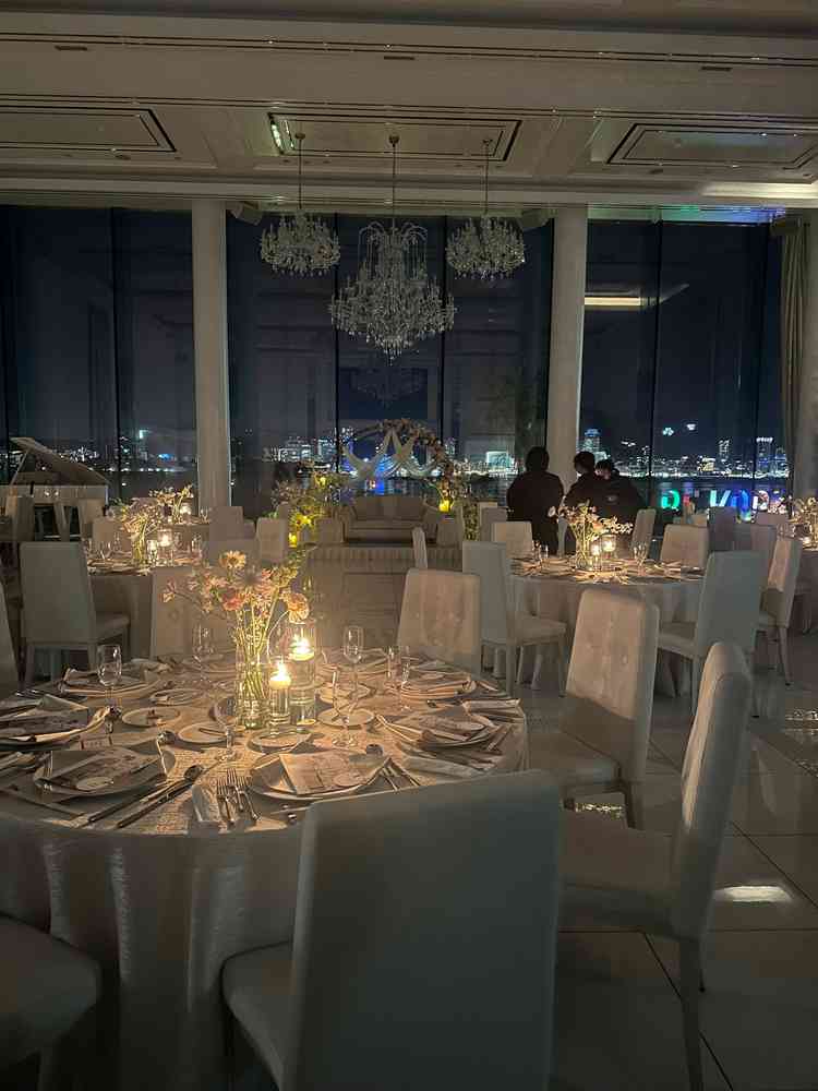 神戸の夜景が見える披露宴会場