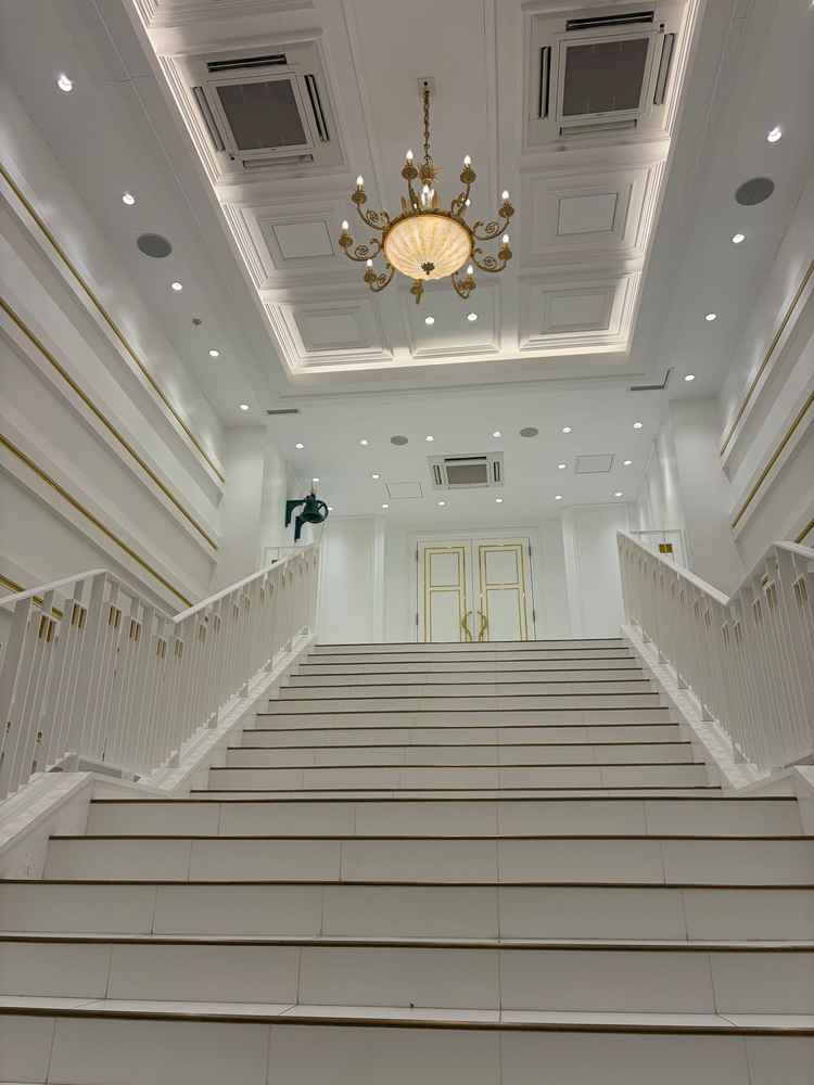 チャペル退場後の大階段