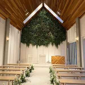 チャペルは披露宴会場の中にはとつながっており、また雰囲気も良くとても素敵でした