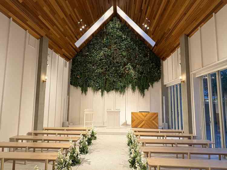 チャペルは披露宴会場の中にはとつながっており、また雰囲気も良くとても素敵でした