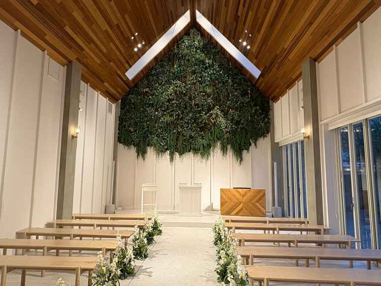 チャペルは披露宴会場の中にはとつながっており、また雰囲気も良くとても素敵でした