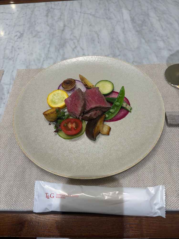 コースのメイン料理。