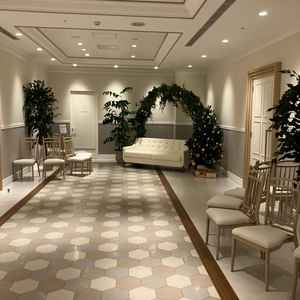 披露宴会場入口にフォトスポットが数箇所あった。