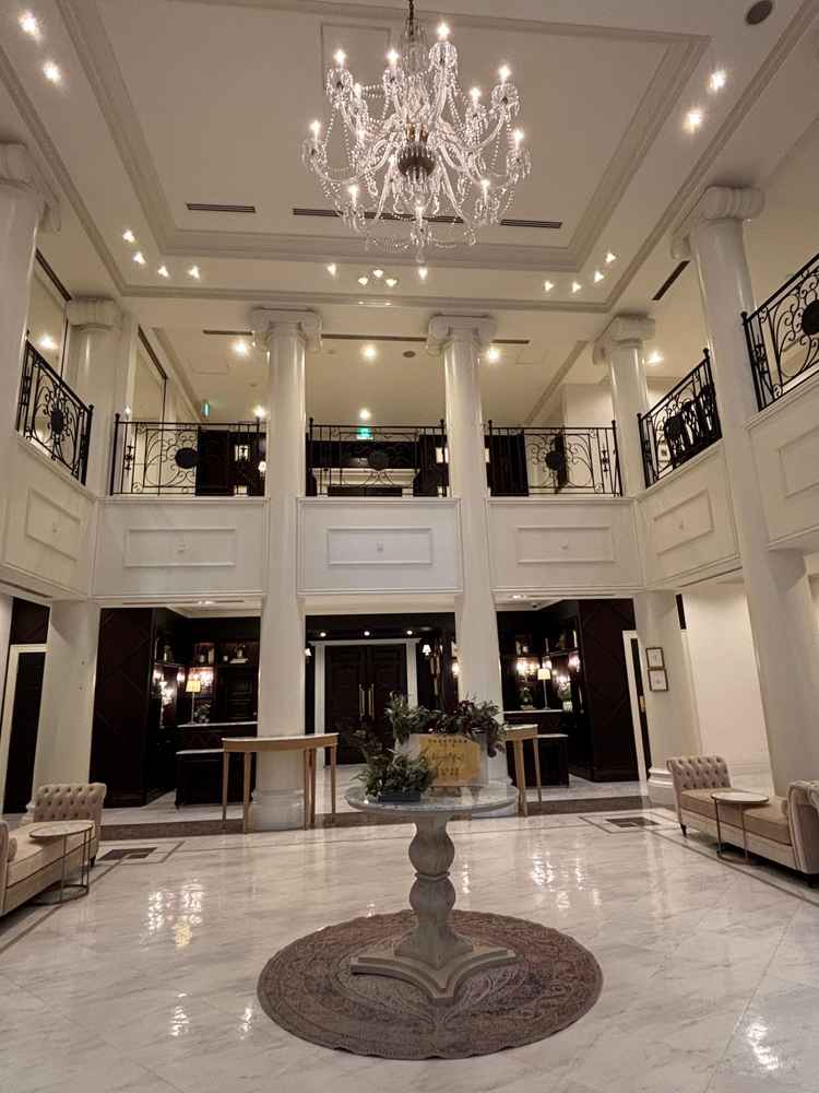 ロビー。デザートビュッフェはガーデンでもロビーでもできるそうです。