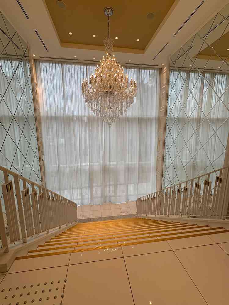 チャペルから出たところにある大階段