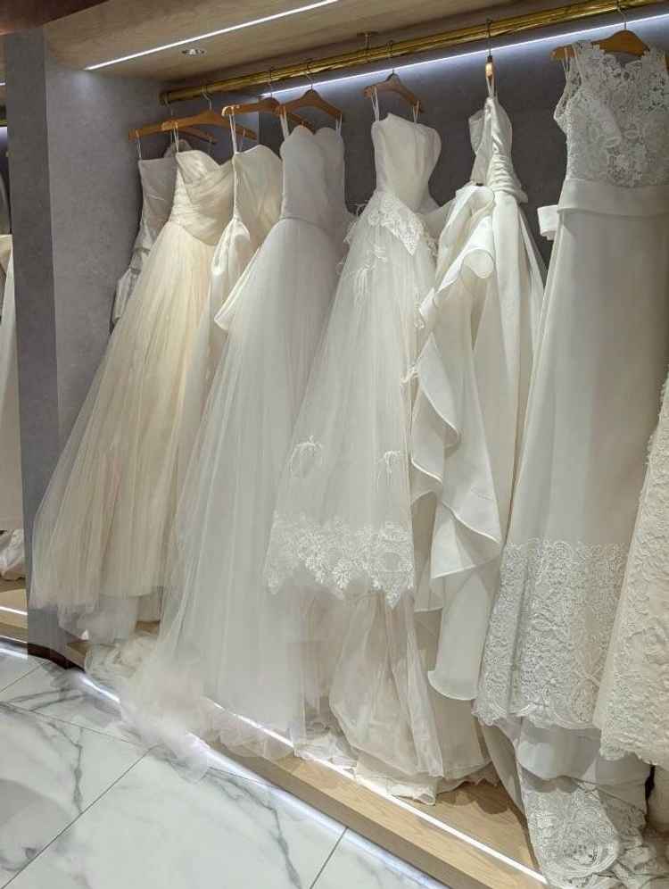 見積もり作成の間にサロンに案内いただけました。白無垢の試着もさせていただきました。