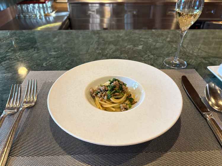 食べ物飲み物共に、1品1品へのこだわりが感じられ、どれも非常に美味しかった。正直料理で言うと圧倒的。